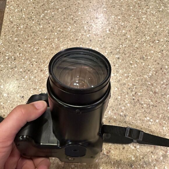 Olympus Black Digital Camera Professional Grade is 3000 with ex lens - Picture 1 of 8